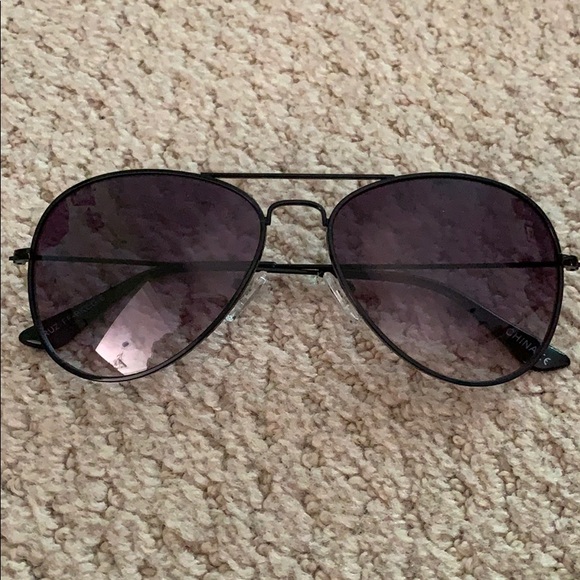 DIFF charitable sunglasses - Picture 2 of 5